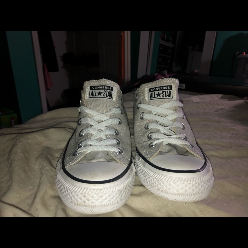 size 8 light grey converse
